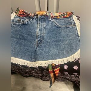 Upcycled Repurposed Home Vtg Denim Apron Skirt Lace Trim Pockets Medium (A009)